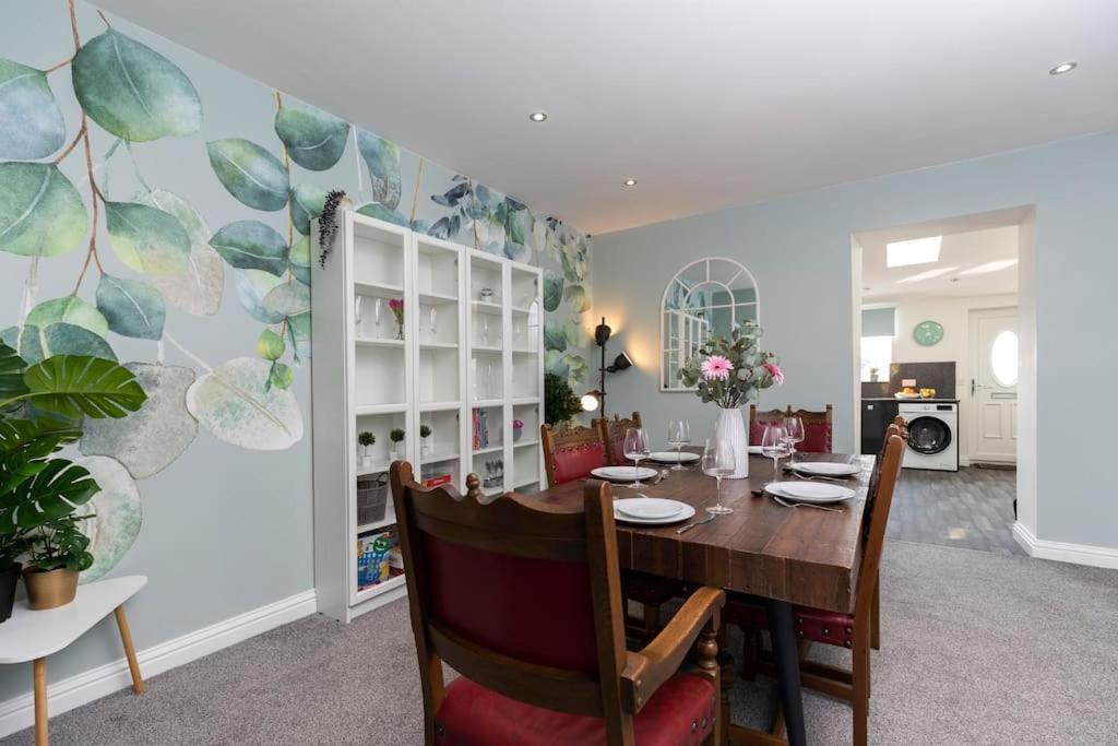 Auckland View - A Comfy & Spacious 4Bed With Views Coundon Exterior photo