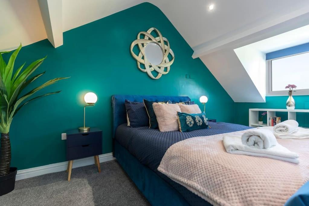Auckland View - A Comfy & Spacious 4Bed With Views Coundon Exterior photo